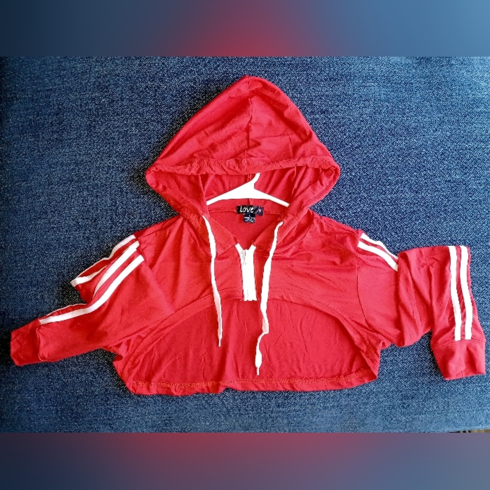 Love Red Garment with White Details - Picture 2 of 3